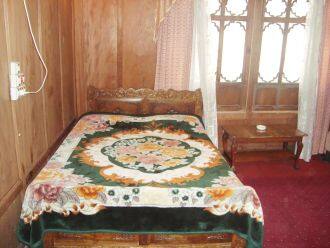 Nightingale Houseboat, Srinagar 2
